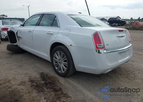 2013 Chrysler 300 Motown z USA, uszkodzony, nr VIN 2C3CCARG0DH520442